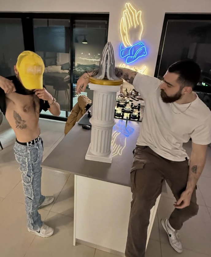 יחד עם הלקוחות